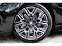 BMW 5-Serie Touring 530e xDrive M-sport | Bowers Wilkins | Drive ass Pro | HUD | 360 | 20" | Elektr. Trekhaak | Keyless | Iconic Glow | Alarm Kl.3 | Etc.