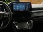 Ford Tourneo Custom PHEV 8-pers. | Luxury Pack Special | Elek. Trekhaak | Pano | AGR | 360 cam. | 1-fase laadkabel mode 3 16A, 10 meter | 16-weg elektrisch verstelbare AGR bestuurdersstoel i.c.m. 12-weg passagiersstoel in leder (Sensico) | AGM accu