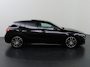 Mercedes-Benz A-klasse 180 Business Solution AMG | Panoramaschuifdak | Night | Premium Plus pakket | Dodehoekassistent | Head-up display | 19-inch Zwarte AMG Velgen |