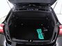 Mercedes-Benz A-klasse 180 Business Solution AMG | Panoramaschuifdak | Night | Premium Plus pakket | Dodehoekassistent | Head-up display | 19-inch Zwarte AMG Velgen |