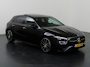 Mercedes-Benz A-klasse 180 Business Solution AMG | Panoramaschuifdak | Night | Premium Plus pakket | Dodehoekassistent | Head-up display | 19-inch Zwarte AMG Velgen |