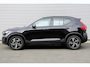 Volvo XC40 B4 Plus Dark | Trekhaak | Verwarmbare voorstoelen en voorruit | Premium audio by Harman Kardon | Apple carplay/Android auto | Adaptieve cruise control |Pilot Assist |