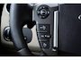 Land Rover Discovery 3.0 TDV6 SE | GRIJS KENTEKEN | Luchtvering | Trekhaak | Stoel+Stuurverwarming | Meridian | Camera | Leder | 19 Inch