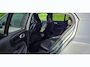 Volvo XC40 2.0 T4 Momentum Pro 1800KG Trekgewicht / Trekhaak / Stuur -en Stoelverwarming / Achterbank verwarmd / Elektr. voorstoel / Elektr. Koffer. / Parkeersensoren / Navigatie via App /