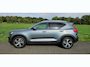 Volvo XC40 2.0 T4 Momentum Pro 1800KG Trekgewicht / Trekhaak / Stuur -en Stoelverwarming / Achterbank verwarmd / Elektr. voorstoel / Elektr. Koffer. / Parkeersensoren / Navigatie via App /