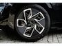 Lynk & Co 02 Business Edition 66 kWh | Apple Carplay/Android Auto | Keyless entry | Adaptive cruise control | Achteruitrijcamera | Panoramadak | 11KW lader | Stoelverwarming | Dodehoekdetectie | Ledverlichting | 15,4 inch middendisplay