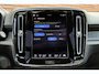 Volvo EX40 Twin Motor Performance Ultra Black Edition | Panoramadak | Elektrisch Verstelbare Voorstoelen | 360 Graden Camera | Adaptieve Bochtverlichting | Pilot Assist | Apple Carplay | Standkachel | 20'' Lichtmetalen Velgen