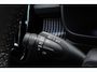 Volvo EX40 Twin Motor Performance Ultra Black Edition | Panoramadak | Elektrisch Verstelbare Voorstoelen | 360 Graden Camera | Adaptieve Bochtverlichting | Pilot Assist | Apple Carplay | Standkachel | 20'' Lichtmetalen Velgen