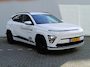 Hyundai Kona 64,8 kWh 204pk Pure Edition + Comfort Pack / DIRECT LEVERBAAR! / Demonstratieauto / 19" velgen!