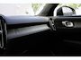 Volvo XC40 1.5 T5 Recharge Inscription | Dealeronderhouden | Glazen Schuif-/Kanteldak | Semi Elektrisch Inklapbare Trekhaak | 19-inch Lichtmetalen Velgen | All-Season Banden | Lederen Bekleding Amber | Elektrisch Verstelbare Voorstoelen Met Geheugen | Adaptieve Cruise Control | Pilot Assist | Stuurverwarming | Stoelverwarming | Geint Glas | Keyless | Elektrische Achterklep Met Sensorsturing | Parkeersensoren Voor en Achter | Achteruitrijcamera | BLIS | Carplay/Android Auto |