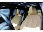 Volvo XC40 1.5 T5 Recharge Inscription | Dealeronderhouden | Glazen Schuif-/Kanteldak | Semi Elektrisch Inklapbare Trekhaak | 19-inch Lichtmetalen Velgen | All-Season Banden | Lederen Bekleding Amber | Elektrisch Verstelbare Voorstoelen Met Geheugen | Adaptieve Cruise Control | Pilot Assist | Stuurverwarming | Stoelverwarming | Geint Glas | Keyless | Elektrische Achterklep Met Sensorsturing | Parkeersensoren Voor en Achter | Achteruitrijcamera | BLIS | Carplay/Android Auto |
