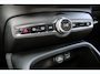 Volvo XC40 1.5 T5 Recharge Inscription | Dealeronderhouden | Glazen Schuif-/Kanteldak | Semi Elektrisch Inklapbare Trekhaak | 19-inch Lichtmetalen Velgen | All-Season Banden | Lederen Bekleding Amber | Elektrisch Verstelbare Voorstoelen Met Geheugen | Adaptieve Cruise Control | Pilot Assist | Stuurverwarming | Stoelverwarming | Geint Glas | Keyless | Elektrische Achterklep Met Sensorsturing | Parkeersensoren Voor en Achter | Achteruitrijcamera | BLIS | Carplay/Android Auto |