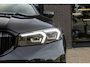 BMW 3-Serie 330e G21 Touring M Sport / NAP / Adaptive / Keyless / Trekhaak / BTW