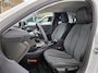 Peugeot 208 Allure 1.2 110Pk Hybrid 8 Jaar Garantie! | Navigatie | Carplay | Clima | Cruise 16'' LMV | GROOT SCHERM! | Parkeersensoren V+A ! | | 10" touchscreen met DAB+ radio en Wireless Mirror Screen (Apple CarPlay / Android Auto ) | 10” HD-touchscreen | 16’’ lichtmetalen velgen ‘NOMA’, afgewerkt in zwart Orbital met glanzende mat