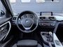 BMW 3-Serie Touring 320i High Executive | Panoramadak | Navigatie | Sportstoelen | Lichtmetalen Velgen |
