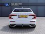Volvo S60 2.0 B3 R-Design | Incl. 12 maanden garantie | Trekhaak | Achteruitrijcamera | Parkeersensoren | Stoelverwarming | Stuurverwarming | Voorruit verwarmd | Stoelgeheugen | Elektrische verstelbare stoelen | Lichtmetalen velgen | Dodehoekdetectie