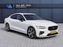 Volvo S60 2.0 B3 R-Design | Incl. 12 maanden garantie | Trekhaak | Achteruitrijcamera | Parkeersensoren | Stoelverwarming | Stuurverwarming | Voorruit verwarmd | Stoelgeheugen | Elektrische verstelbare stoelen | Lichtmetalen velgen | Dodehoekdetectie