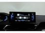 Peugeot 3008 1.6 HYbrid 225 Allure Pack Business | Electronic climate controle | Cruise control | Verwarmbare voorstoelen | Stof/kunstlederen bekleding | Elektrisch bedienbare achterklep | Apple Carplay/Android Auto | | Navigatie full map | DAB