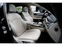 BMW 7-Serie 745Le xDrive Executive Lounge HUD 360 ° Matrix ACC Leder Navi PDC Memory seats Elektr. bedienbaar achterklep Sky lounge Stoelventilatie voor & achter Stoelverwarming voor & achter TV tuner Harman Kardon Softclose Entertainment system achter LM velgen