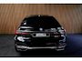 BMW 7-Serie 745Le xDrive Executive Lounge HUD 360 ° Matrix ACC Leder Navi PDC Memory seats Elektr. bedienbaar achterklep Sky lounge Stoelventilatie voor & achter Stoelverwarming voor & achter TV tuner Harman Kardon Softclose Entertainment system achter LM velgen