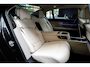 BMW 7-Serie 745Le xDrive Executive Lounge HUD 360 ° Matrix ACC Leder Navi PDC Memory seats Elektr. bedienbaar achterklep Sky lounge Stoelventilatie voor & achter Stoelverwarming voor & achter TV tuner Harman Kardon Softclose Entertainment system achter LM velgen