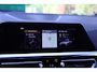 BMW 3-Serie 330i M-Sport | Adapt LED | 19 inch | Hifi | Leder/Alcantara | Live Cockpit Plus | Shadow Line | Stoelverwarming | Etc.