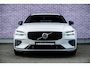 Volvo V60 2.0 T8 Plug-in Hybrid AWD Plus Dark | PHEV Long Range | Trekhaak | Sportstoelen | Panoramadak | Harman Kardon Audio | Head-up Display | 360 Graden Camera | Stoelverwarming voor en achter | Keyless Entry | Elektrische Achterklep | Elektrisch Verstelbare Voorstoelen | Cruise Control Adaptief | BLIS | Google Navigatie | Apple Carplay | Android Auto