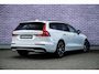 Volvo V60 2.0 T8 Plug-in Hybrid AWD Plus Dark | PHEV Long Range | Trekhaak | Sportstoelen | Panoramadak | Harman Kardon Audio | Head-up Display | 360 Graden Camera | Stoelverwarming voor en achter | Keyless Entry | Elektrische Achterklep | Elektrisch Verstelbare Voorstoelen | Cruise Control Adaptief | BLIS | Google Navigatie | Apple Carplay | Android Auto