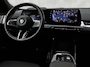 BMW X1 xDrive30e M Sport 326Pk Automaat (APPLE CARPLAY, M PAKKET, SOH 96,1%, 360 CAMERA, HARMAN/KARDON, SPORTSTOELEN, GETINT GLAS, GROOT NAVI, NIEUWSTAAT)