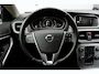 Volvo V40 2.0 T2 Nordic+ Dealer onderhouden | Standkachel | Trekhaak | LED verlichting | 16 inch lichtmetalen velgen | Stoelverwarming | Verwarmbare voorruit | Sensus Full-map navigatie | Bluetooth telefoonvoorbereiding