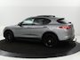 Alfa Romeo Stelvio 2.0 T AWD First Edition | Panoramadak | Adaptive cruise | Leder | Stoel & stuurverwarming | Bi-Xenon | Camera | 20'' | Navigatie | Trekhaak | Side Assist | Keyless | Climate control | Origineel NL