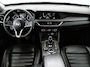 Alfa Romeo Stelvio 2.0 T AWD First Edition | Panoramadak | Adaptive cruise | Leder | Stoel & stuurverwarming | Bi-Xenon | Camera | 20'' | Navigatie | Trekhaak | Side Assist | Keyless | Climate control | Origineel NL