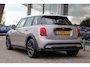 MINI Cooper 5-Deurs 1.5 136pk AUT Business Edition | Cruise Control | Carplay | Navigatie | PDC