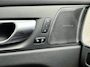 Volvo XC60 T8 Plug-in hybrid AWD Ultimate Dark | Uniek! | SoH 99% | Luchtvering | HU-Display | Wool Blend | 360 camera | Harman/Kardon |