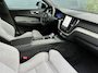 Volvo XC60 T8 Plug-in hybrid AWD Ultimate Dark | Uniek! | SoH 99% | Luchtvering | HU-Display | Wool Blend | 360 camera | Harman/Kardon |