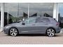 Volkswagen Golf 1.5 eHybrid 204pk Life Edition | SoH 100% | Trekhaak | Camera | Adaptive Cruise | PDC | Carplay