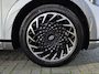 Hyundai Ioniq 5 Lounge 77.4 kWh / SOH 99% / Fabrieksgarantie tot 07-2028 / Dealer onderhouden / 1.600 kg afn. trekhaak / head-up display / Stoelventilatie / Stuur-, stoel- & achterbankverwarming / 20"  LM wielen / warmtepomp / CCS snellader /