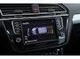 Volkswagen Tiguan 1.4 TSI Connected Series | Uitklap Trekhaak | Panoramadak | Dealer Ond. | CarPlay | Stoelverwarming |