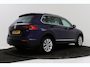 Volkswagen Tiguan 1.4 TSI Connected Series | Uitklap Trekhaak | Panoramadak | Dealer Ond. | CarPlay | Stoelverwarming |