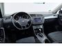 Volkswagen Tiguan 1.4 TSI Connected Series | Uitklap Trekhaak | Panoramadak | Dealer Ond. | CarPlay | Stoelverwarming |