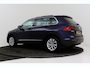 Volkswagen Tiguan 1.4 TSI Connected Series | Uitklap Trekhaak | Panoramadak | Dealer Ond. | CarPlay | Stoelverwarming |