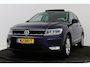 Volkswagen Tiguan 1.4 TSI Connected Series | Uitklap Trekhaak | Panoramadak | Dealer Ond. | CarPlay | Stoelverwarming |