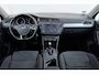 Volkswagen Tiguan 1.4 TSI Connected Series | Uitklap Trekhaak | Panoramadak | Dealer Ond. | CarPlay | Stoelverwarming |