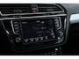 Volkswagen Tiguan 1.4 TSI Connected Series | Uitklap Trekhaak | Panoramadak | Dealer Ond. | CarPlay | Stoelverwarming |