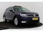 Volkswagen Tiguan 1.4 TSI Connected Series | Uitklap Trekhaak | Panoramadak | Dealer Ond. | CarPlay | Stoelverwarming |