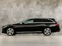 Mercedes-Benz C-klasse 180 AMG Sport Automaat (GROOT NAVI, PANAMERICANA GRILL, LEDER, STOELVERWARMING, GETINT GLAS, SPORTSTOELEN, CRUISE, NIEUWE APK, NIEUWSTAAT)