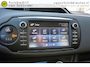 Toyota Yaris 1.5 VVT-I ASPIRATION DEC 2017 5 DEURS ORIGINEEL NL DEALER ONDERHOUDEN CAMERA NAVIGATIE ECC AIRCO CRUISECONTROL TREKHAAK BLUETOOTH RIJSTROOKSENSOR ELECTR.RAMEN/SPIEGELS