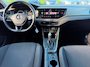Volkswagen Polo 1.0 TSI Comfortline 5 drs in automaat en parkeersensoren en trekhaak en navigatie en bluetooth en cruise controle