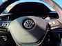 Volkswagen Polo 1.0 TSI Comfortline 5 drs in automaat en parkeersensoren en trekhaak en navigatie en bluetooth en cruise controle