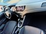 Volkswagen Polo 1.0 TSI Comfortline 5 drs in automaat en parkeersensoren en trekhaak en navigatie en bluetooth en cruise controle